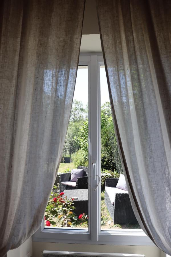 La Petite Boire - Chambres D'Hotes Pres D'Angers Murs-Erigne Exteriör bild