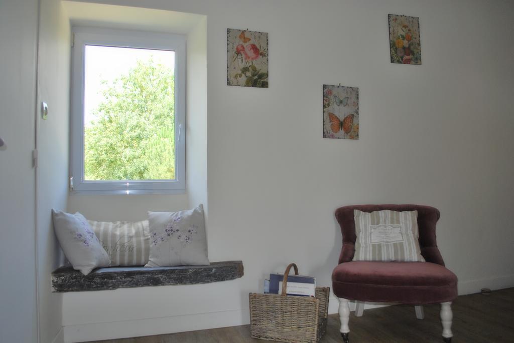 La Petite Boire - Chambres D'Hotes Pres D'Angers Murs-Erigne Exteriör bild